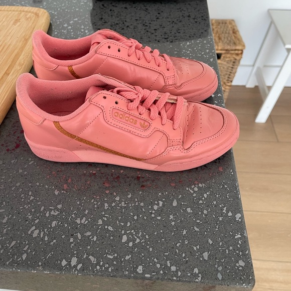 Great condition. Adidas size 7 1/2 - Picture 1 of 6